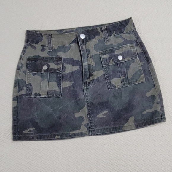 Shein Camo camouflage mini skirt Size 6 - Picture 2 of 10